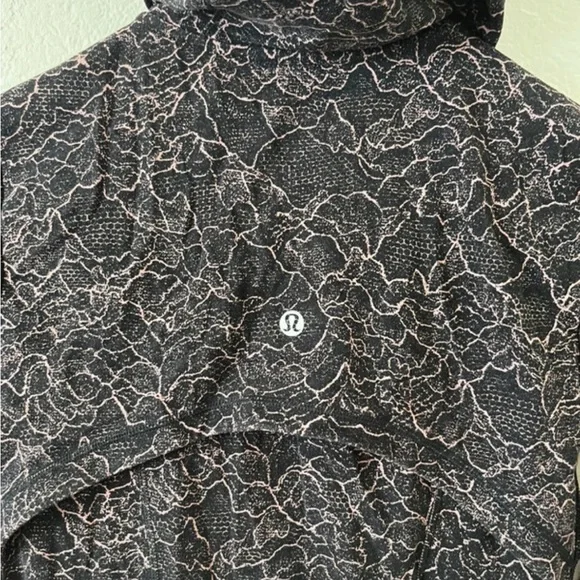 lululemon athletica Black and Pink Patterned jacket - Picture 3 of 5